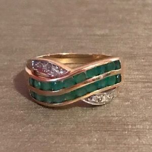 10k gold Natural Emerald and Diamond Ring